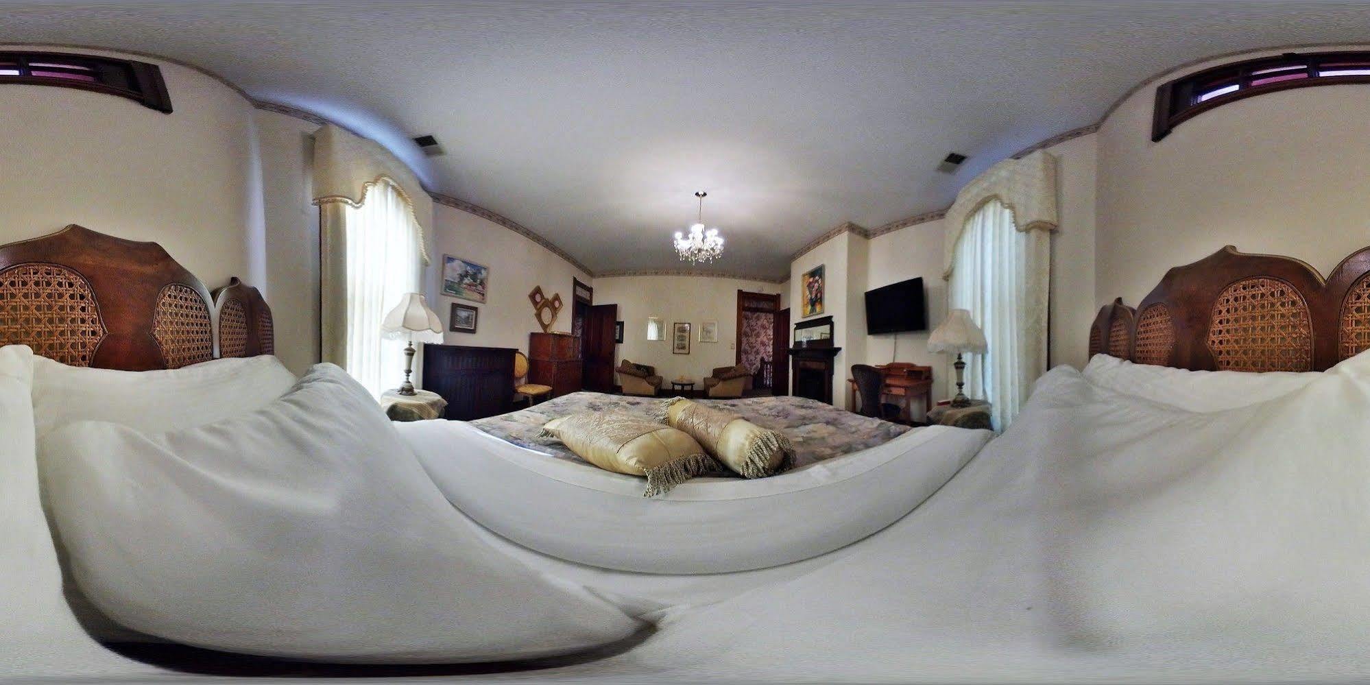 Herrold On Hill Bed And Breakfast Wabash Eksteriør billede